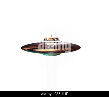 Oggetto Volante non Identificato battenti isolati su sfondo bianco Foto Stock