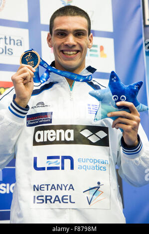 Israele. 06 Dic, 2015. Andreas VAZAIOS GRE e Medaglia di Bronzo 100m Medley uomini finale di Israele, Wingate Institute LEN European Short Course Swimming Championships Dic. 2 - 6, 2015 Netanya 06-12-2015 Nuoto Campionati Europei di nuoto in vasca corta Credit: Insidefoto/Alamy Live News Foto Stock