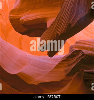 formazioni di arenaria nel canyon antilope inferiore sulla riserva navajo vicino a pagina, arizona Foto Stock