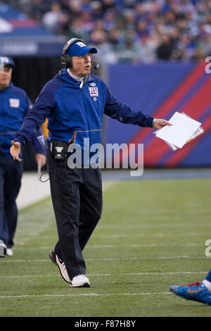 East Rutherford, New Jersey, USA. 6 dicembre, 2015. New York Giants head coach Tom Coughlin reagisce durante il gioco di NFL tra il New York getti e New York Giants a MetLife Stadium di East Rutherford, New Jersey. Il New York getti vinto 23-20. Christopher Szagola/CSM/Alamy Live News Foto Stock