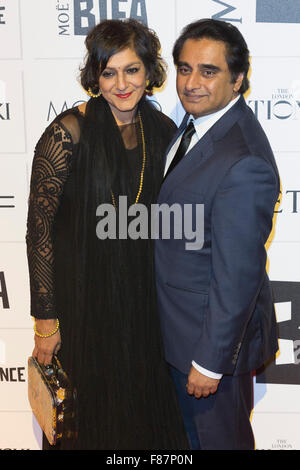 Londra, Regno Unito. 6 dicembre 2015. Attori Meera Syal e Sanjeev Bhaskar. Tappeto rosso arrivi per il 2015 Moet British Independent Film Awards al vecchio mercato di Billingsgate. Foto Stock