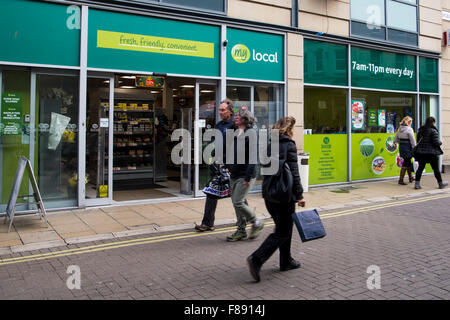 Il mio Local convenience store in York, che recentemente è stato ri-branded da M Local dopo la vendita da Morrisons supermercato Foto Stock