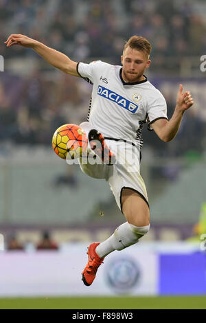 Firenze, Italia. 6 dicembre, 2015. Silvan Widmer Udinese Firenze 6-12-2015 Stadio Artemisio Franchi, Calcio Calcio 2015/2016 Serie A. Fiorentina - Udinese. Credito: Insidefoto/Alamy Live News Foto Stock