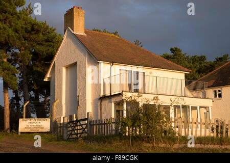 Ex MOD proprietà residenziali, Bawdsey traghetto, Suffolk, Regno Unito. Foto Stock