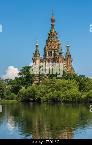 Cattedrale dei Santi Pietro e Paolo a Petergof, San Pietroburgo, Russia Foto Stock