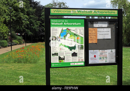 Benvenuto a Walsall Arboretum segno, in estate, West Midlands, England, Regno Unito Foto Stock