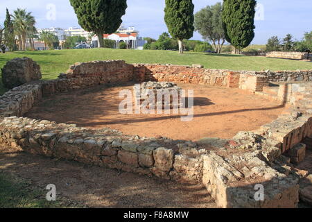 Torre esagonale, Cerro da Vila sito archeologico romano e museo, Vilamoura, Quarteira, Algarve, Portogallo, Europa Foto Stock