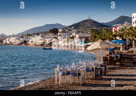 Beach cafe/ristorante, Bodrum, Provincia di Mugla, Turchia Foto Stock