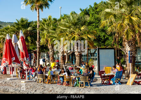 Beach cafe/ristorante, Bodrum, Provincia di Mugla, Turchia Foto Stock