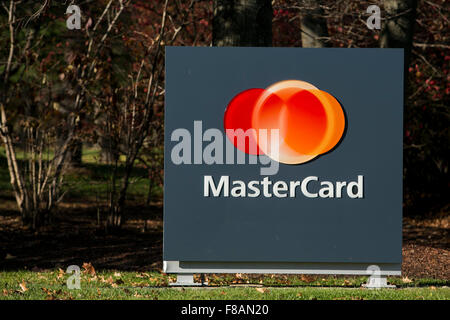 Un logo segno al di fuori della sede di MasterCard Worldwide in acquisto, New York il 21 novembre 2015. Foto Stock