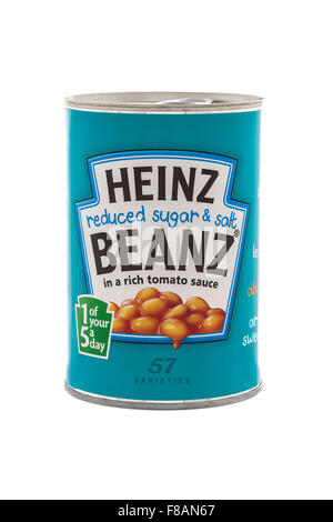 Lo stagno di Heinz Beanz cotta con ridotto di zucchero e sale su sfondo bianco Foto Stock