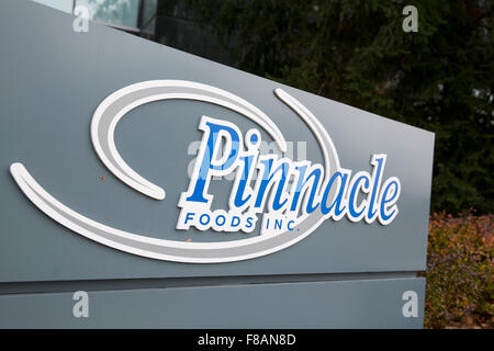 Un logo segno al di fuori della sede di Pinnacle Foods, Inc. di Parsippany, New Jersey il 22 novembre 2015. Foto Stock