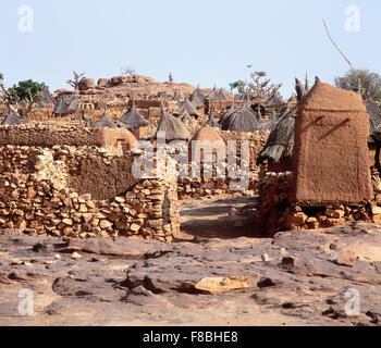 Granai in villaggio Dogon Idjeli, Mali. Foto Stock