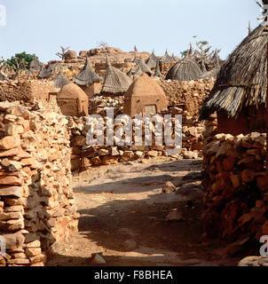 Granai in villaggio Dogon Idjeli, Mali. Foto Stock