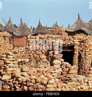 Granai in villaggio Dogon Idjeli, Mali. Foto Stock