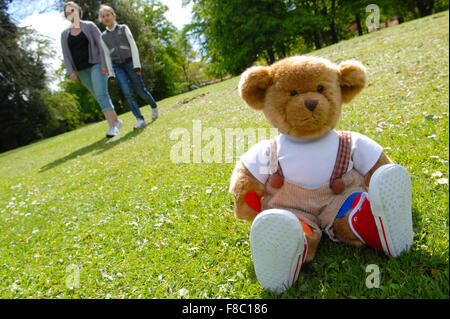 Tania Davidson e sua figlia Chloe, 11, lanciare la Juvenile Diabetes Research Foundation a piedi per curare il diabete 2011. Foto Stock