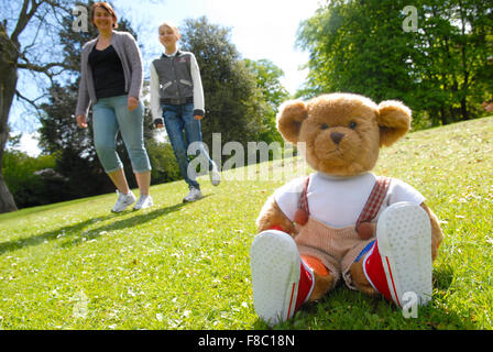 Tania Davidson e sua figlia Chloe, 11, lanciare la Juvenile Diabetes Research Foundation a piedi per curare il diabete 2011. Foto Stock