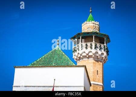 Minareto nella medina di Tunisi Foto Stock