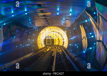 Il Bund Sightseeing Tunnel, Pudong, Shanghai, Cina Foto Stock