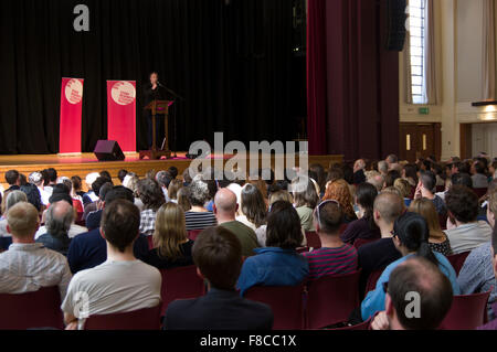 Verranno automaticamente la lettura dal suo libro in municipio al 2015 Stoke Newington Festival letterario Foto Stock