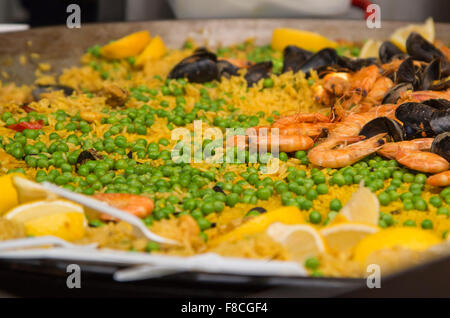 Close up di grande padella di Paella Foto Stock