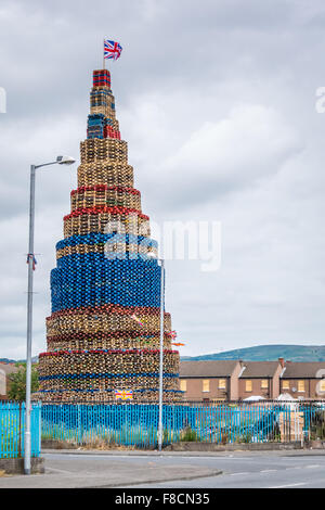 Shankill Road lealisti il falò per la XII di luglio Foto Stock