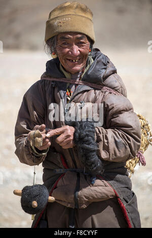 Ritratto di un uomo di yak che lavorano in Tibet Foto Stock