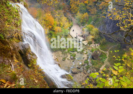 La cascata nel Parco Nazionale dei Laghi di Plitvice, Croazia, UNESCO Foto Stock
