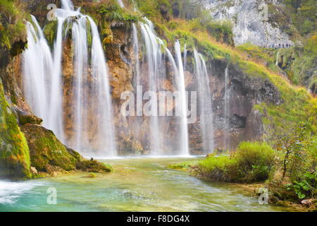 La cascata nel Parco Nazionale dei Laghi di Plitvice, Croazia, UNESCO Foto Stock