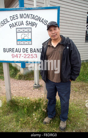 Il capo degli Innu prima nazione città di Pakua Shipi situato sulla North Shore inferiore del Québec, Golfo di San Lorenzo, Canada. Foto Stock