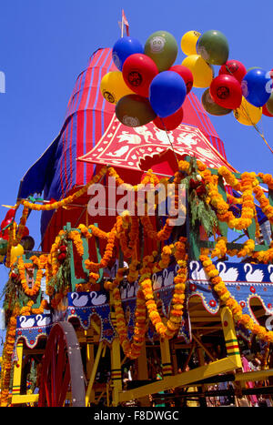 Hare Krishna sfilata di carri e Festival dell India, Vancouver, BC, British Columbia, Canada - decorate luminosamente galleggiante Foto Stock