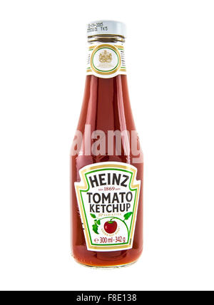Heinz Classic bottiglia di ketchup su sfondo bianco Foto Stock