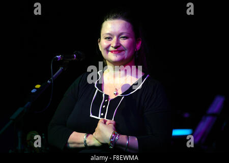 Eliza Carthy MBE è un folk inglese noto musicista sia per cantare e suonare il violino. Ella è la figlia del folk inglese musi Foto Stock