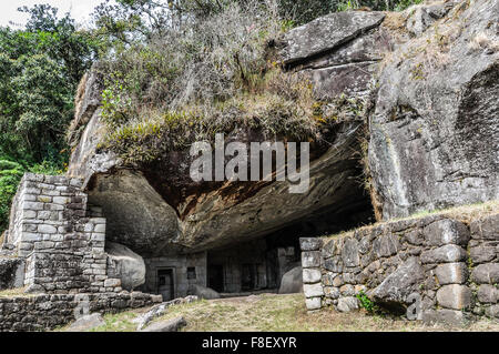 Tempio della Luna a Machu Picchu, la città sacra degli Incas, una delle nuove 7 meraviglie del mondo, Perù Foto Stock