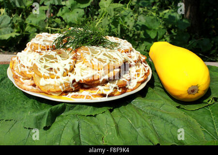 Piatto da fresche spremute fritto in salsa Foto Stock