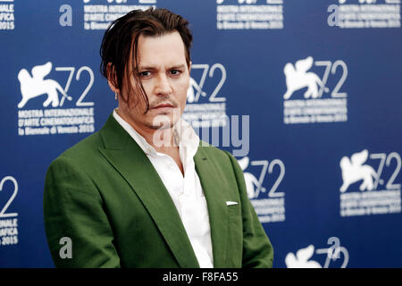 Venezia, Italia - 4 settembre: Johnny Depp pone durante il foto-chiamata di "messa nera' durante la 72a Mostra del Cinema di Venezia Foto Stock