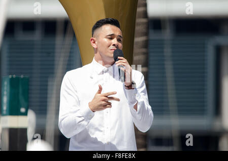 Sydney, Australia - 9 Dicembre 2015: Cyrus esegue durante il quinto annuale AACTA premiazione che ha avuto luogo presso la stella di Sydney. Credito: mjmediabox/Alamy Live News Foto Stock