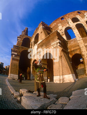 Colosseo, Roma Lazio, Italia Foto Stock