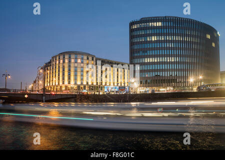 Weidendammer ponte, sul fiume Spree, Tour in Barca Foto Stock