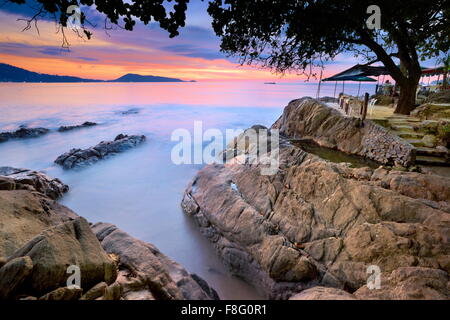 Thailandia - Isola di Phuket, Patong Beach, tramonto paesaggi di tempo Foto Stock