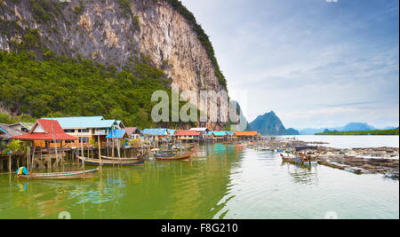 Thailandia - Panyee Island, Phang Nga Bay, musulmana del villaggio di pesca Foto Stock