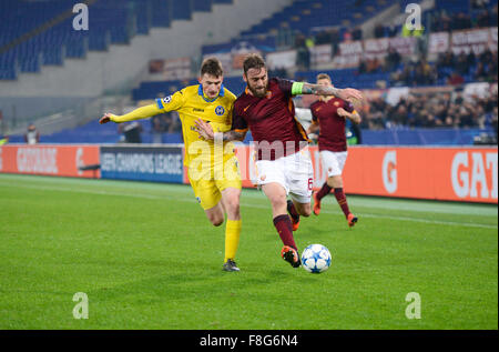 Roma, Italia. 09Dec, 2015. Daniele De Rossi, durante la champions league football match come Roma vs F.C. Il Bate Borisov nello Stadio Olimpico di Roma, il 09 dicembre 2015. Credito: Silvia Lore'/Alamy Live News Foto Stock