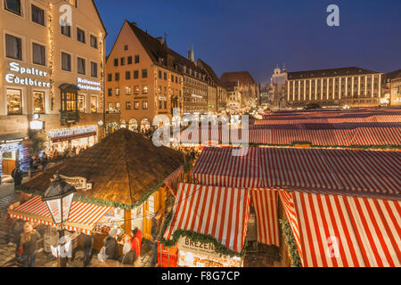 Il mercatino di natale , christkindlesmarkt, hauptplatz, Norimberga , Norimberga, Germania Foto Stock