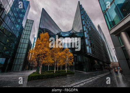 PWC - PricewaterhouseCoopers LLP, 7 More London Riverside, Londra, vicino alla City Hall sulla riva sud del Tamigi. Spazio per la copia Foto Stock