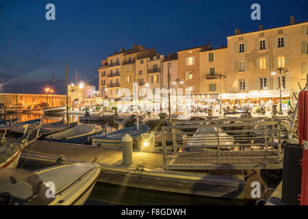 Barche ormeggiate a St Tropez marina, Provenza, Francia Foto Stock