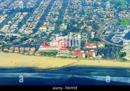 Vista aerea del Coronado Island e nella baia di San Diego in California del Sud, Stati Uniti d'America. Una vista di Skyl Foto Stock