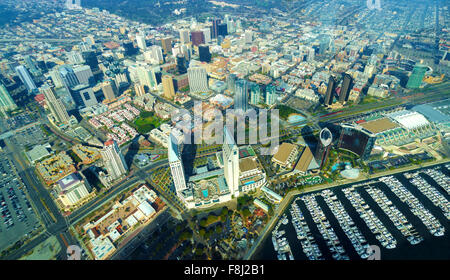 Vista aerea del centro cittadino di San Diego, la California del Sud, Stati Uniti d'America. Una vista dello skyline, waterfront grattacieli, Foto Stock