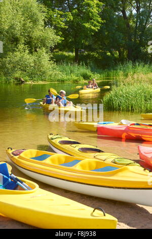 Krutynia rafting sul fiume, la Masuria regione, Polonia, Europa Foto Stock