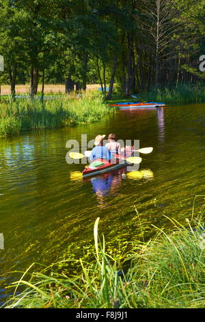 Krutynia rafting sul fiume, la Masuria regione, Polonia, Europa Foto Stock