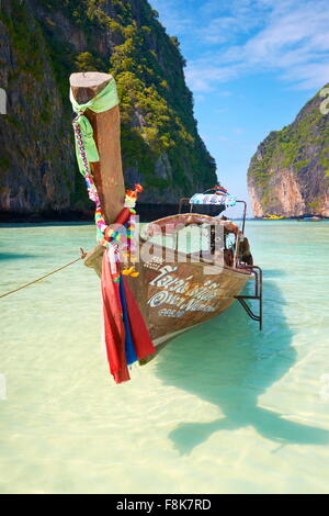 Thailandia - Phang Nga, Maya Bay sull isola di Phi Phi Leh isola, mare delle Andamane Foto Stock